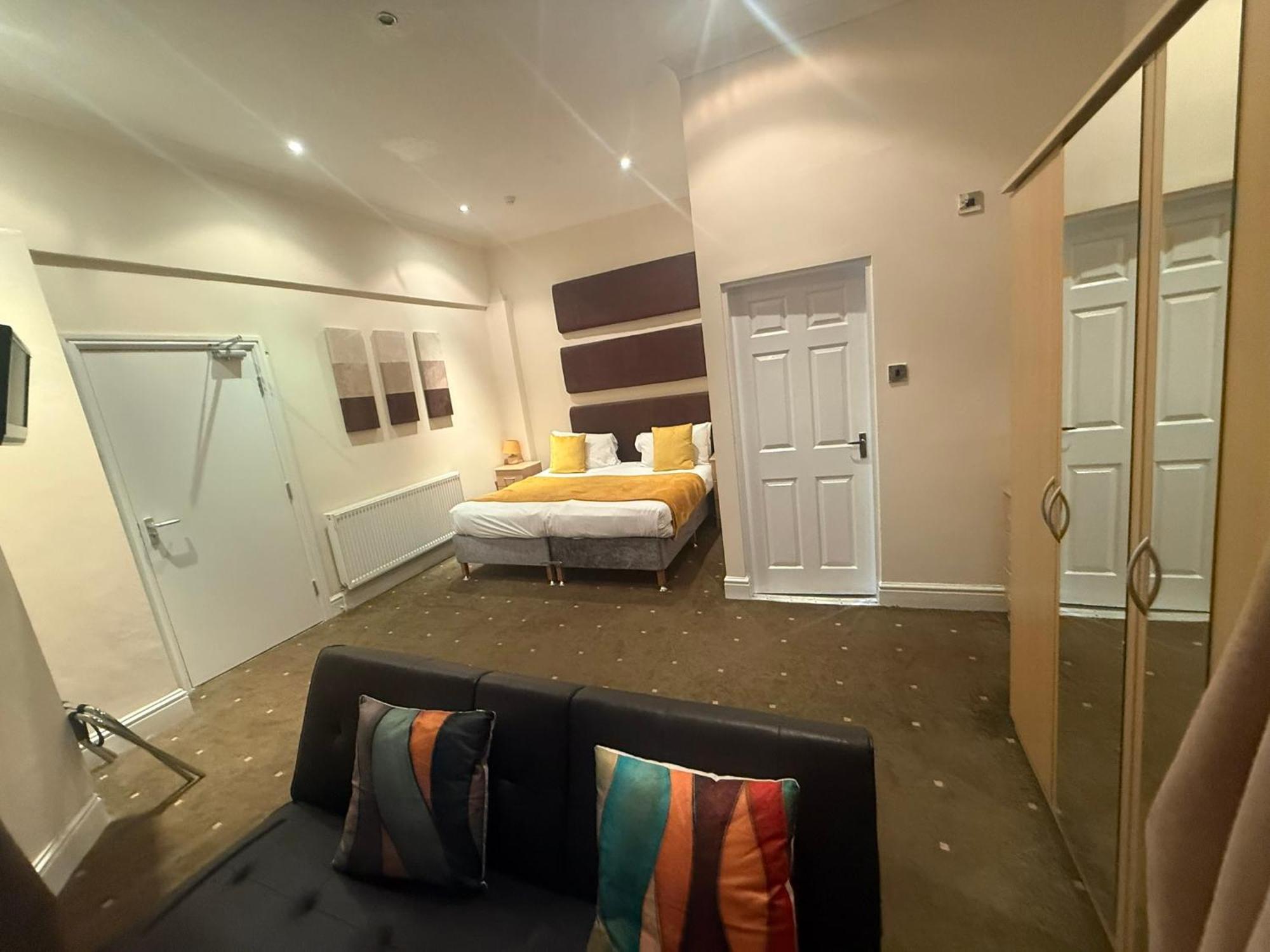 Superior King Suite